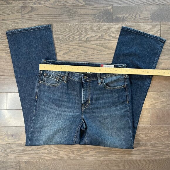 Gap Classic Jeans, Stretch, slight flare Size 8, Medium tint, wash NEW - Picture 5 of 12